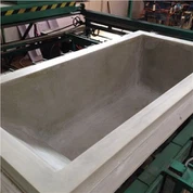 Støbning af badekar